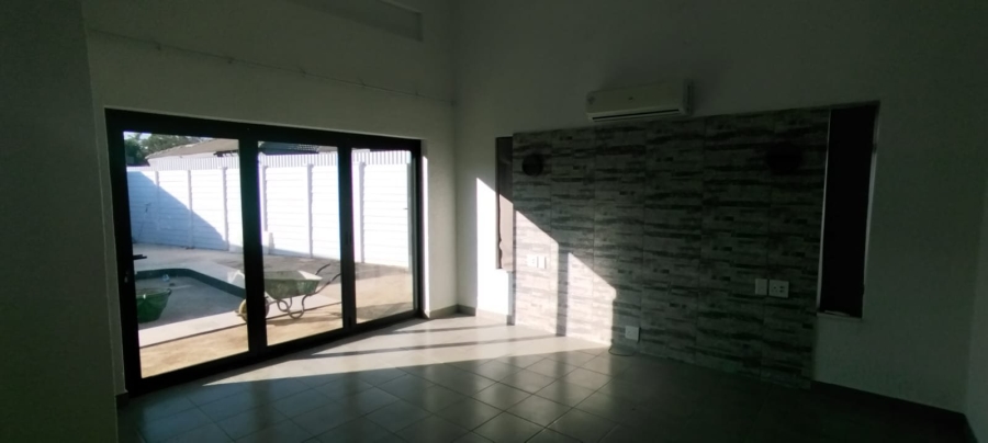 Commercial Property for Sale in Flamwood North West